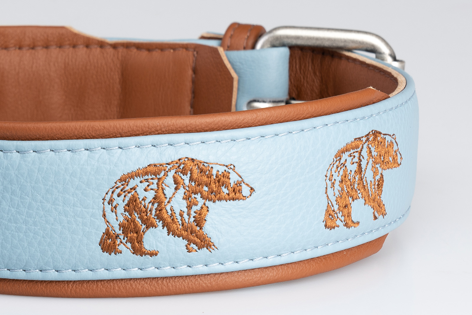 orso-azzurro-cuoio-collare-dettaglio2